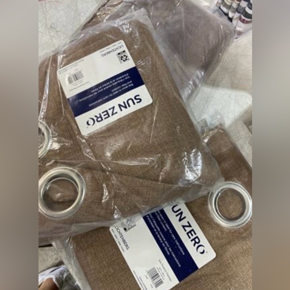 Sun Zero Cameron Thermal Insulated Total Blackout Grommet 3 Panels - Picture 9 of 9